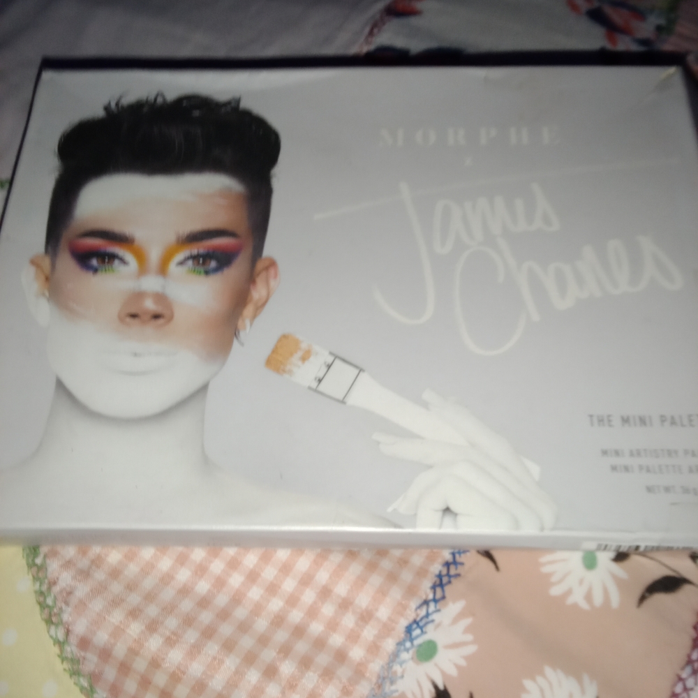 Morphe James Charles  Palette - Vibrant Colors